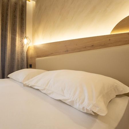 Hotel Klebrido Дуррес Экстерьер фото
