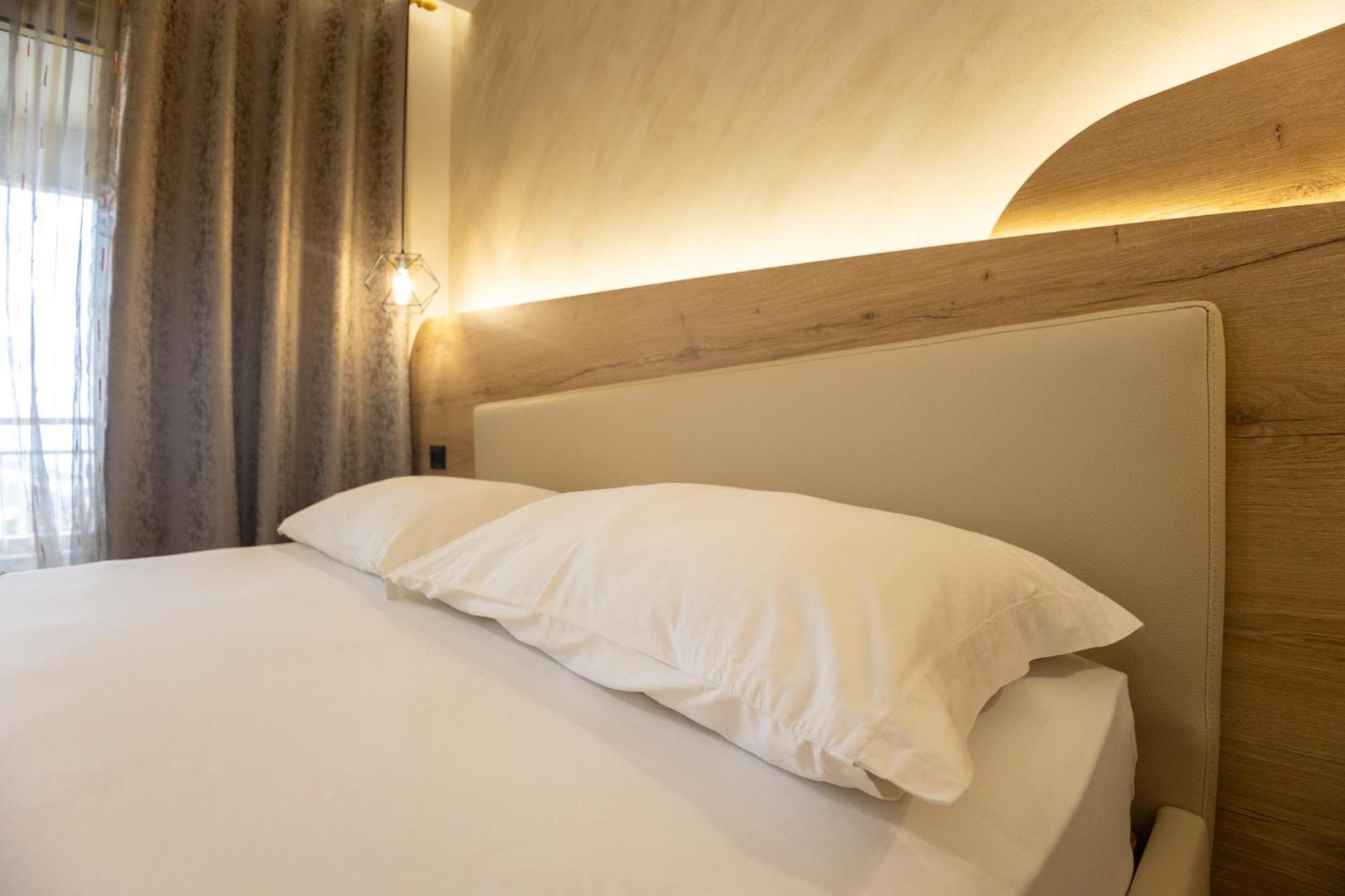 Hotel Klebrido Дуррес Экстерьер фото