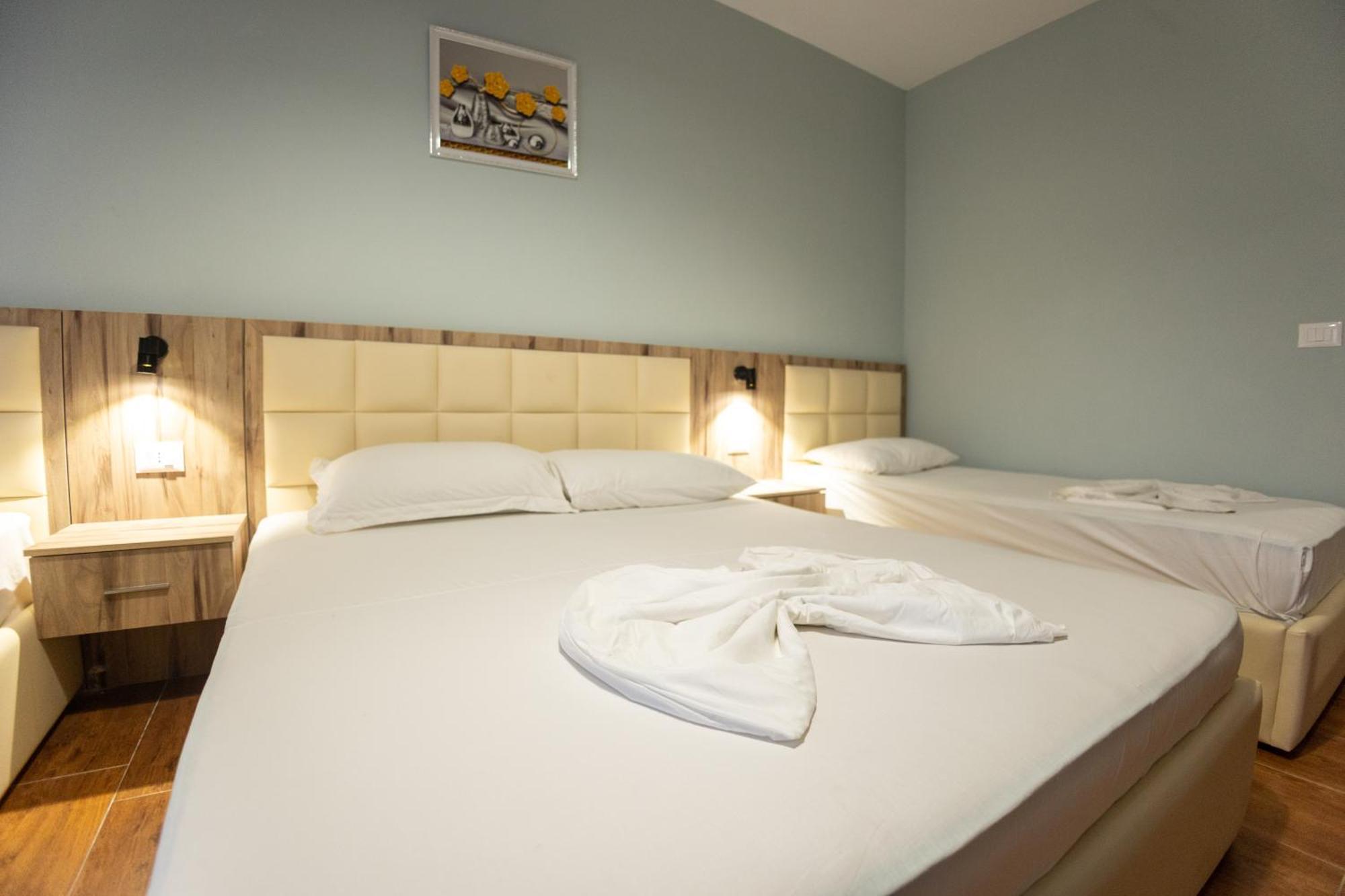 Hotel Klebrido Дуррес Экстерьер фото