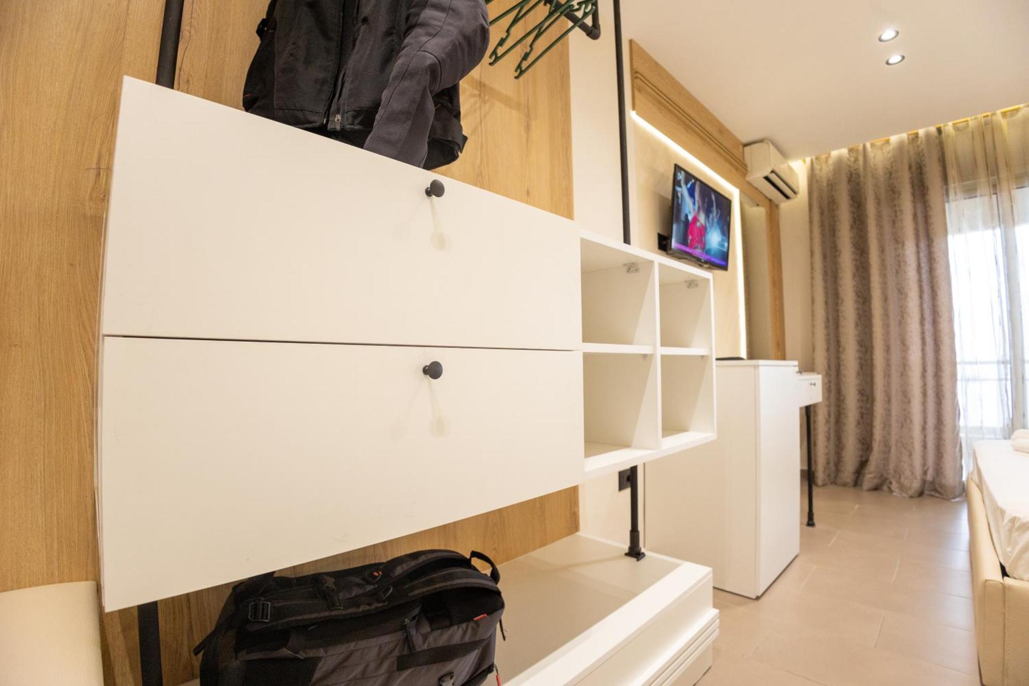 Hotel Klebrido Дуррес Экстерьер фото